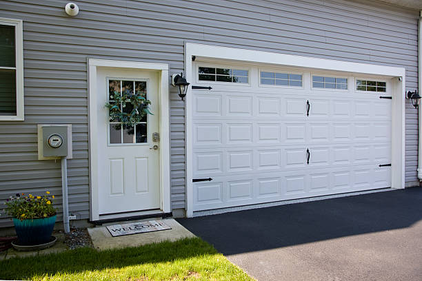 24/7 Emergency Garage Door Panel Replacement experts in Johnstown, CO
